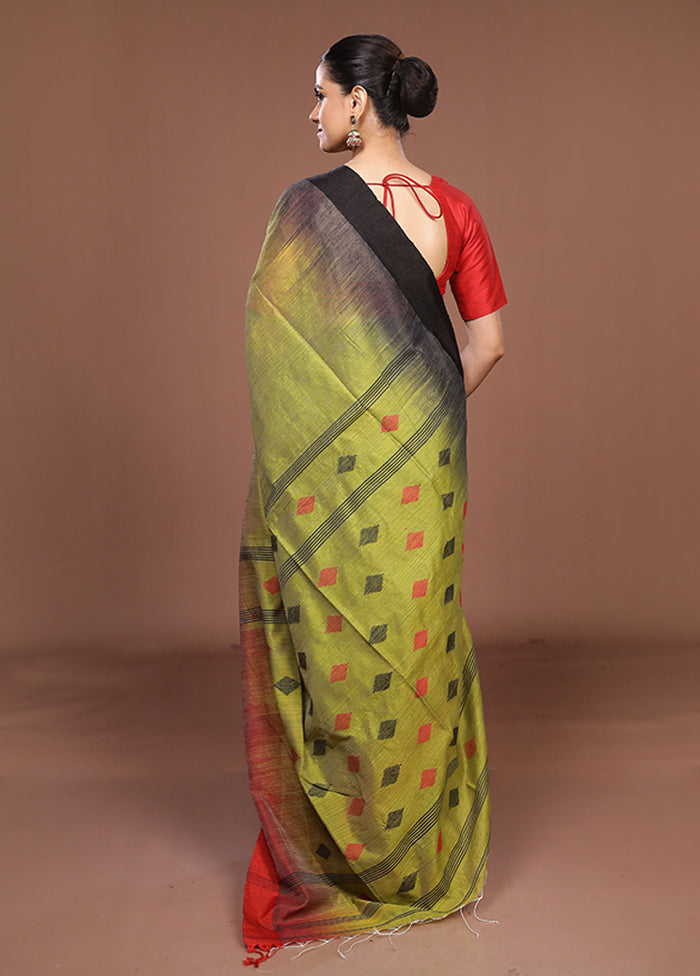 Green Matka Silk Saree With Blouse Piece