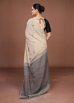 Cream Matka Silk Saree With Blouse Piece