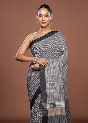 Black Matka Silk Saree With Blouse Piece