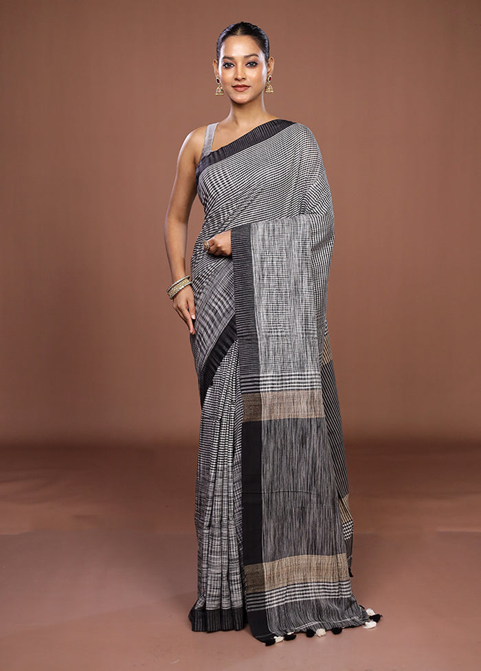 Black Matka Silk Saree With Blouse Piece