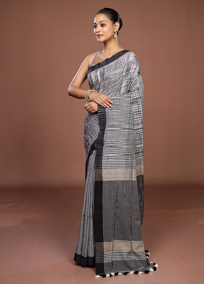 Black Matka Silk Saree With Blouse Piece