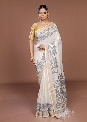 White Handloom Matka Pure Silk Saree With Blouse Piece