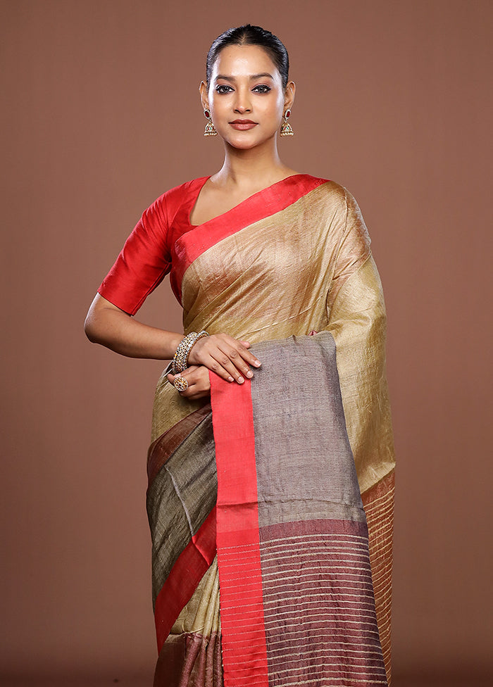 Grey Matka Silk Saree With Blouse Piece