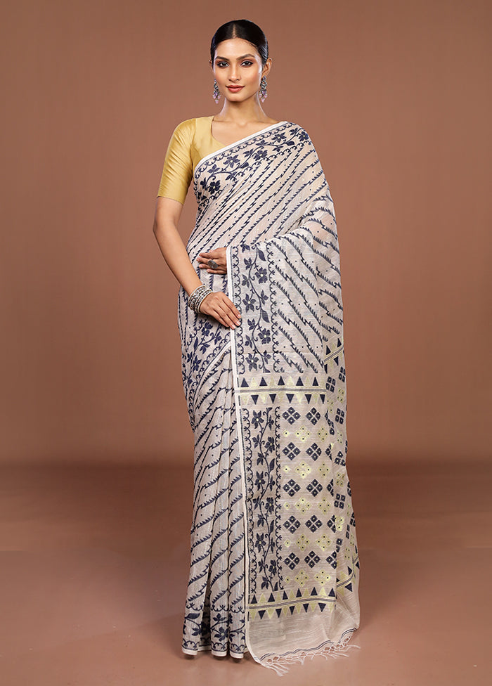 Cream Matka Silk Saree With Blouse Piece