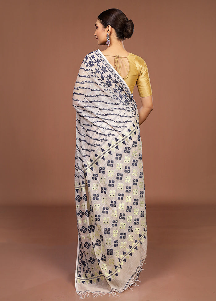 Cream Matka Silk Saree With Blouse Piece