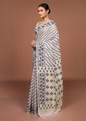 Cream Matka Silk Saree With Blouse Piece