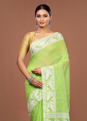 Green Matka Silk Saree With Blouse Piece