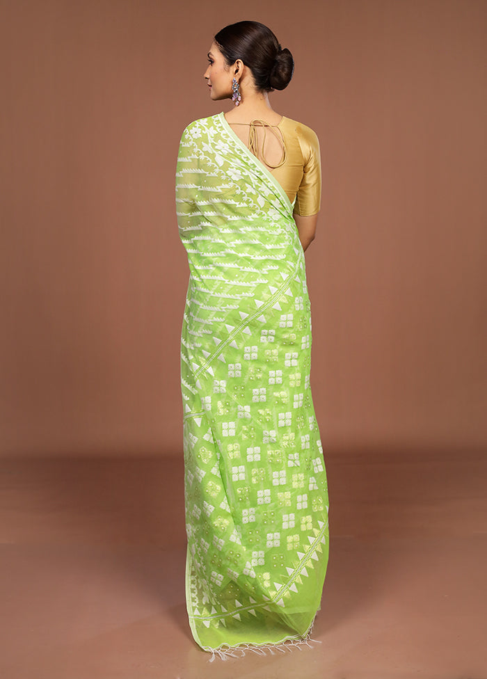 Green Matka Silk Saree With Blouse Piece