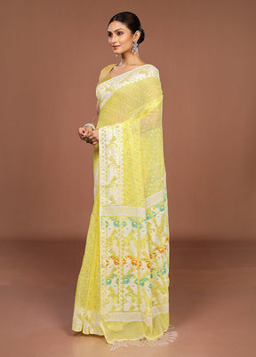 Yellow Matka Silk Saree With Blouse Piece
