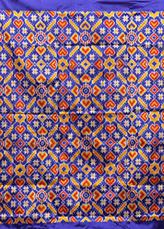 White Handloom Ikkat Pure Silk Saree With Blouse Piece