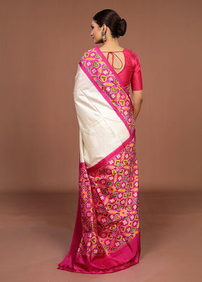 White Handloom Ikkat Pure Silk Saree With Blouse Piece