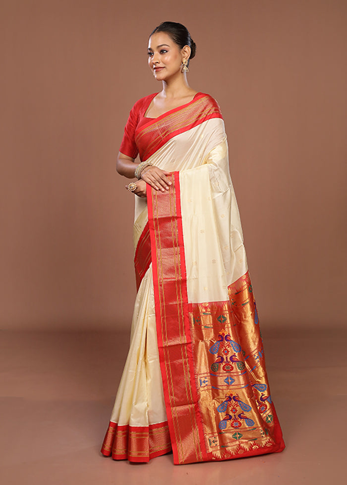 White Handloom Kanjivaram Pure Silk Saree With Blouse Piece