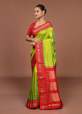 Green Handloom Kanjivaram Pure Silk Saree With Blouse Piece