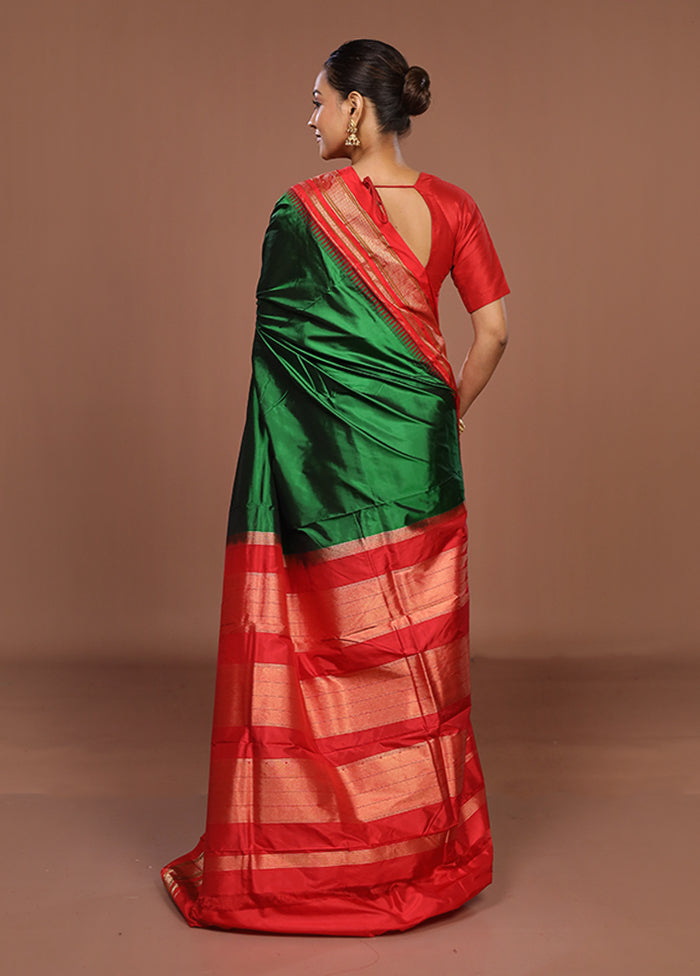 Green Handloom Kanjivaram Pure Silk Saree With Blouse Piece