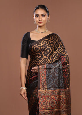 Black Printed Silk Saree Without Blouse Piece