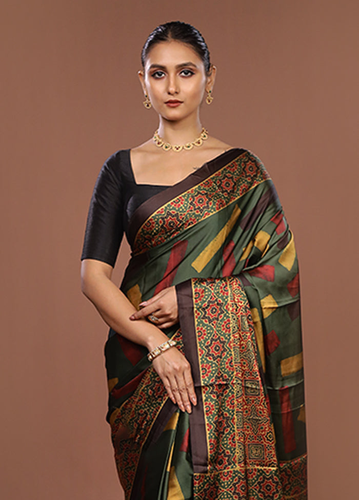 Green Printed Silk Saree Without Blouse Piece