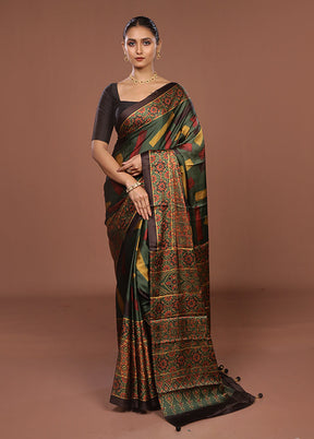 Green Printed Silk Saree Without Blouse Piece