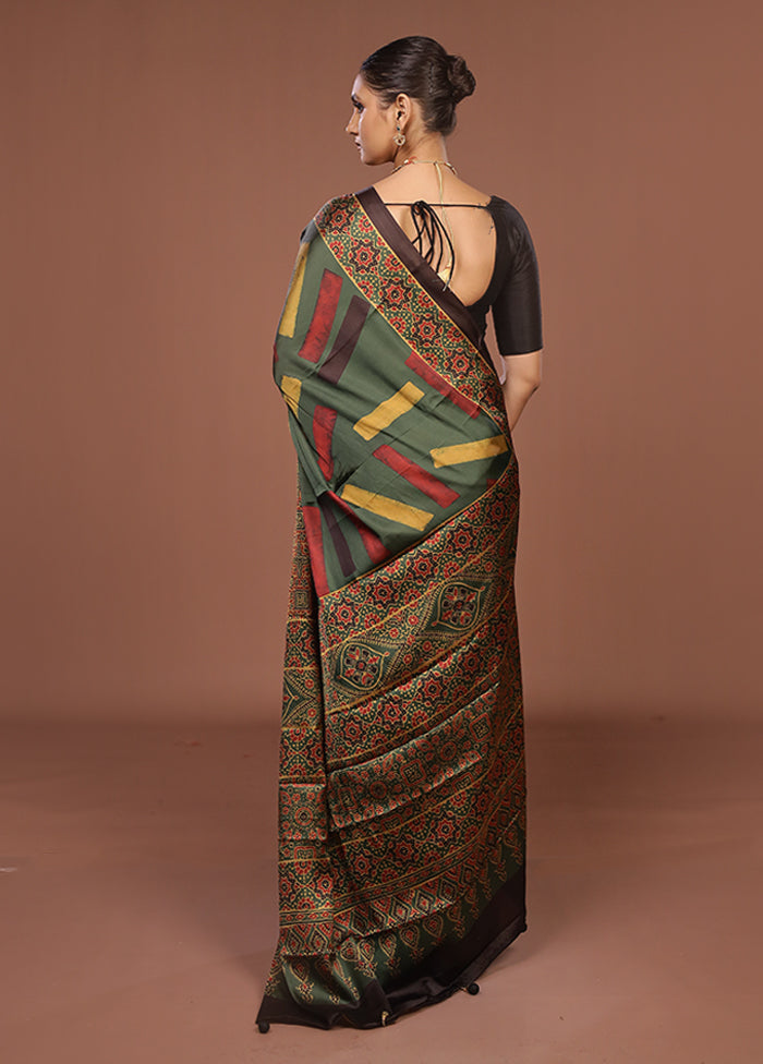 Green Printed Silk Saree Without Blouse Piece