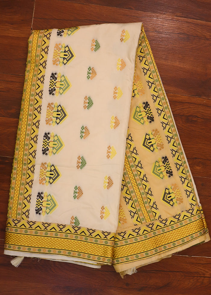 Cream Assam Silk Saree With Blouse Piece