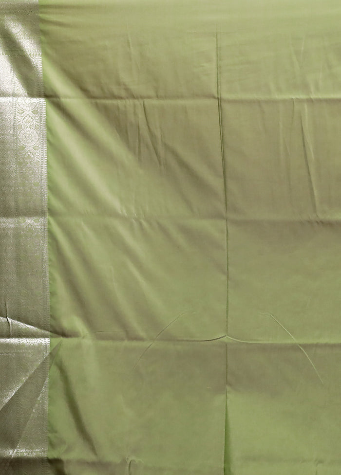 Green Uppada Silk Saree With Blouse Piece