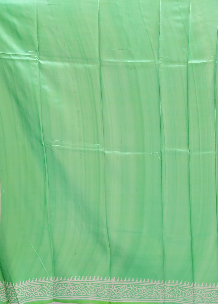 Green Printed Pure Silk Saree Without Blouse Piece