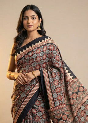 Black Printed Silk Saree Without Blouse Piece