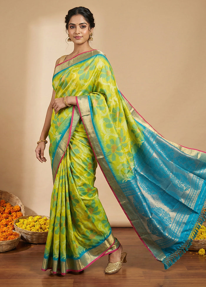 Green Dupion Silk Saree With Blouse Piece