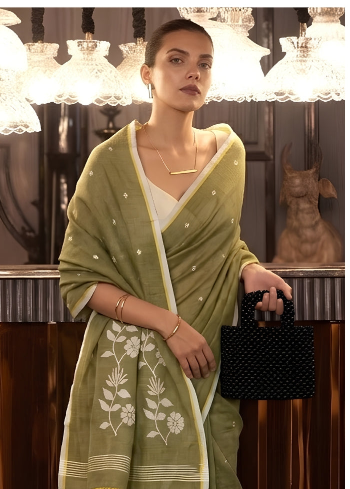 Green Matka Silk Saree With Blouse Piece