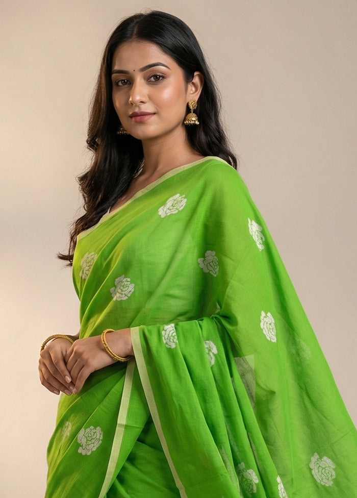 Green Matka Silk Saree With Blouse Piece