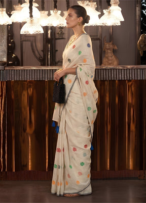 Cream Matka Silk Saree With Blouse Piece