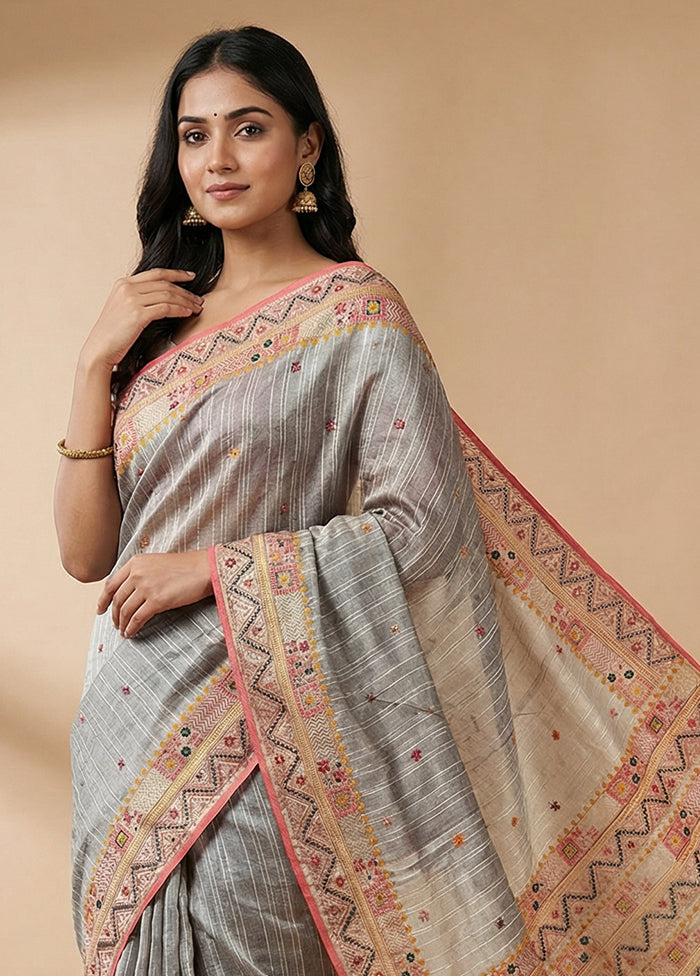 Cream Tussar Silk Saree With Blouse Piece