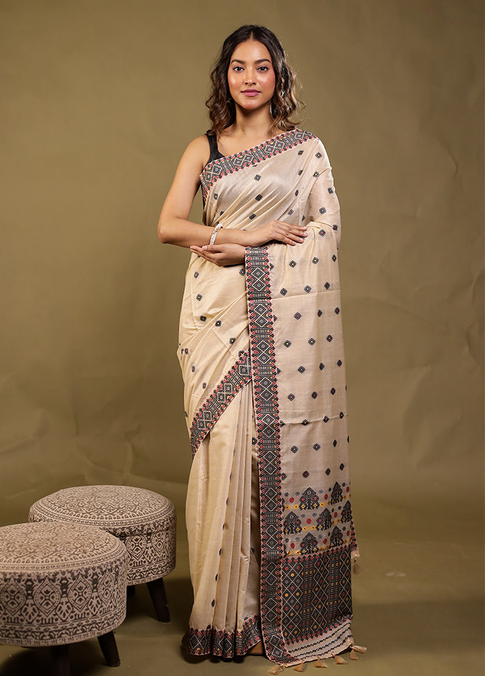 Cream Assam Silk Saree With Blouse Piece