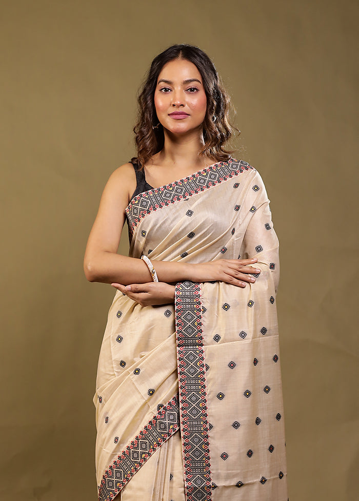 Cream Assam Silk Saree With Blouse Piece