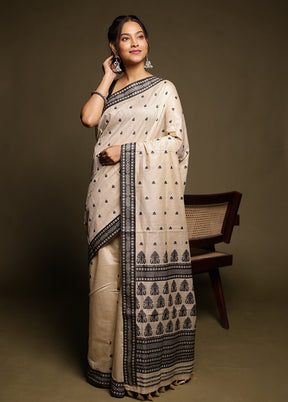 Cream Assam Silk Saree With Blouse Piece