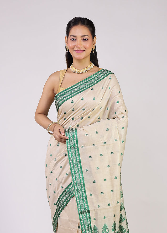 Cream Assam Silk Saree With Blouse Piece
