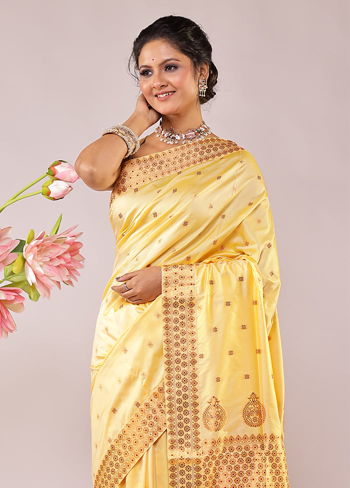 Cream Assam Silk Saree With Blouse Piece