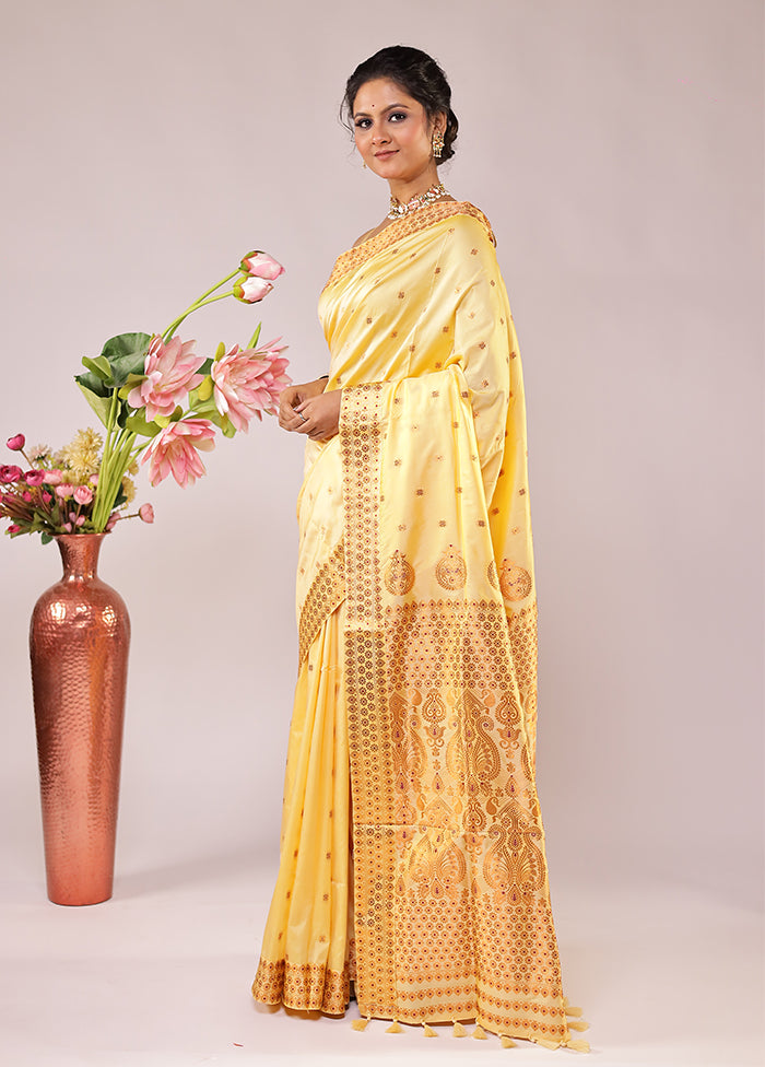 Cream Assam Silk Saree With Blouse Piece