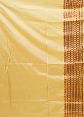 Cream Assam Silk Saree With Blouse Piece