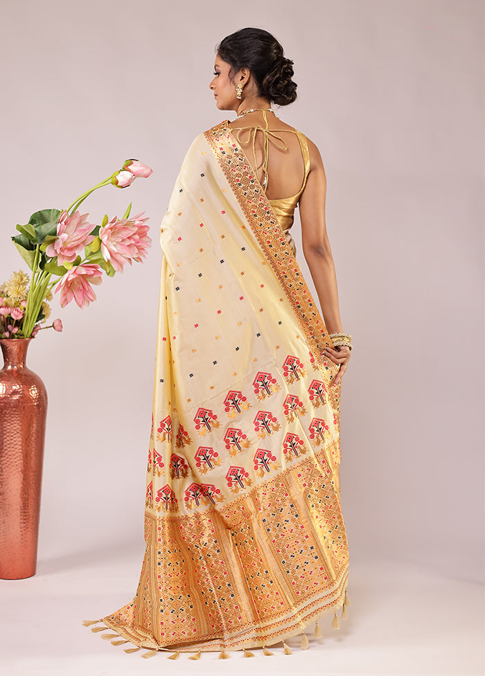 Cream Assam Silk Saree With Blouse Piece