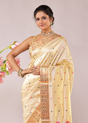 Cream Assam Silk Saree With Blouse Piece
