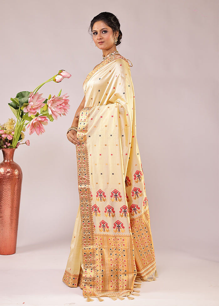 Cream Assam Silk Saree With Blouse Piece