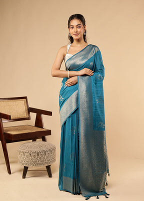 Green Dupion Silk Saree With Blouse Piece