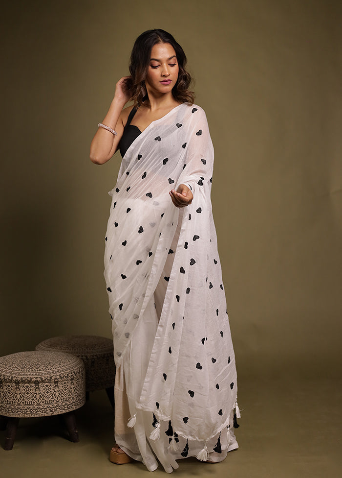 White Mulmul Cotton Saree Without Blouse Piece