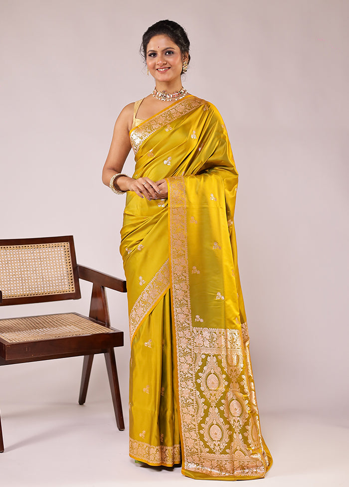 Green Banarasi Silk Saree With Blouse Piece