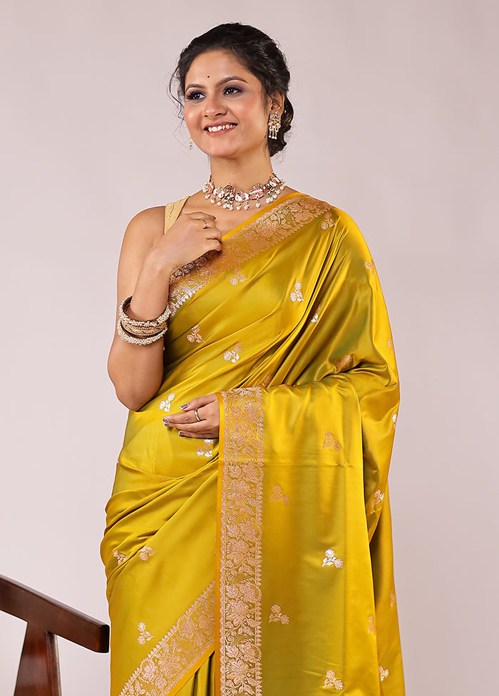 Green Banarasi Silk Saree With Blouse Piece