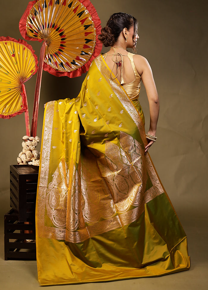 Green Banarasi Silk Saree With Blouse Piece