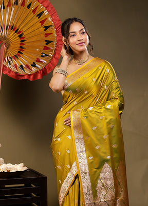 Green Banarasi Silk Saree With Blouse Piece