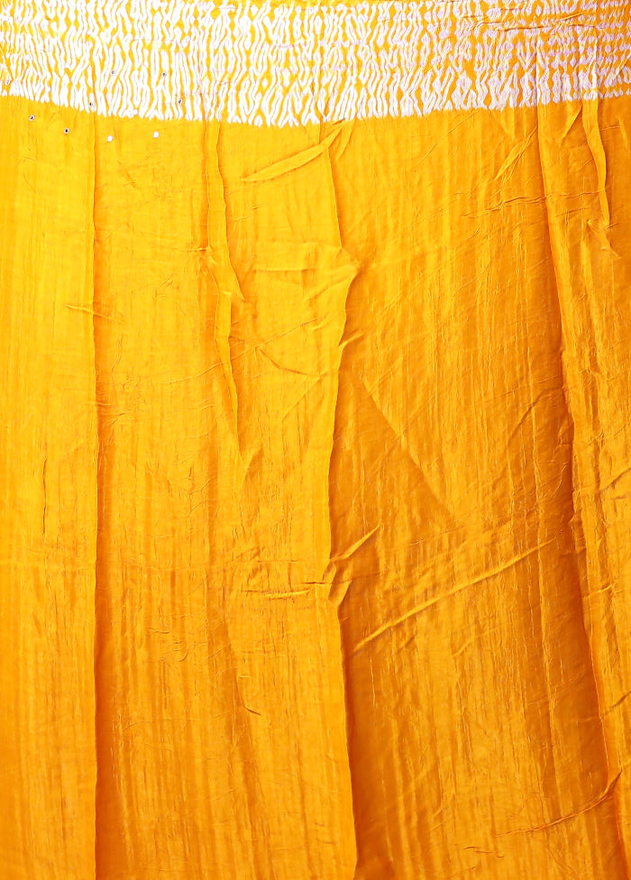 Yellow Printed Pure Silk Saree With Blouse Piece