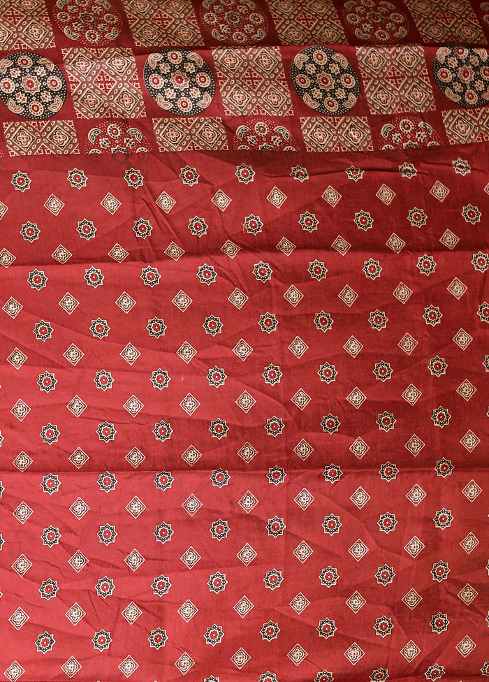 Maroon Printed Silk Saree With Blouse Piece