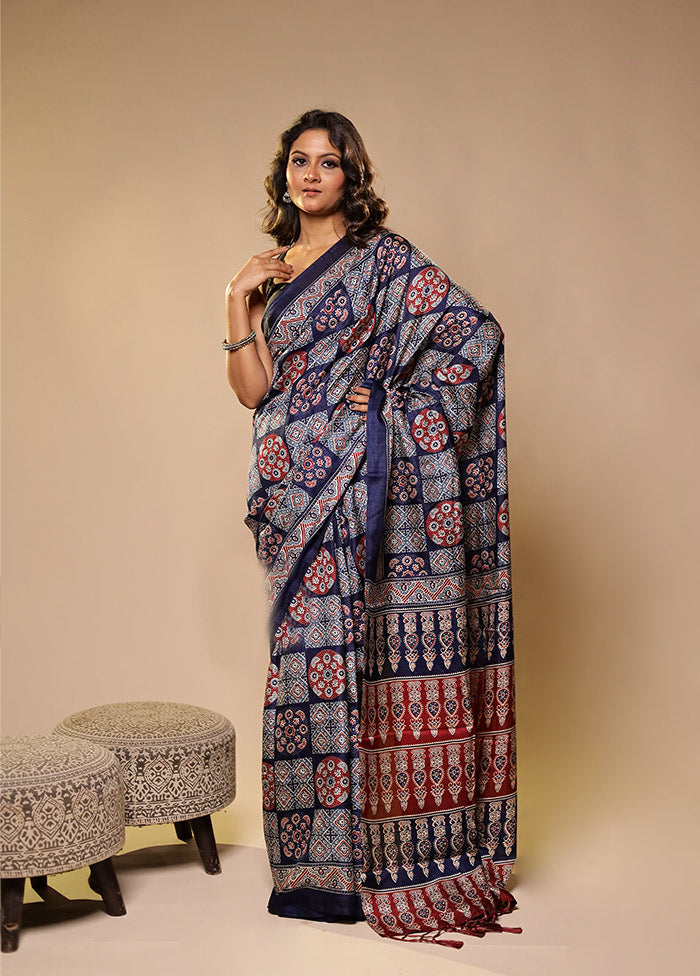 Blue Printed Silk Saree Without Blouse Piece